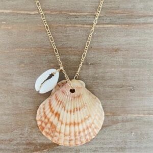Gold Shell Pendant Necklace